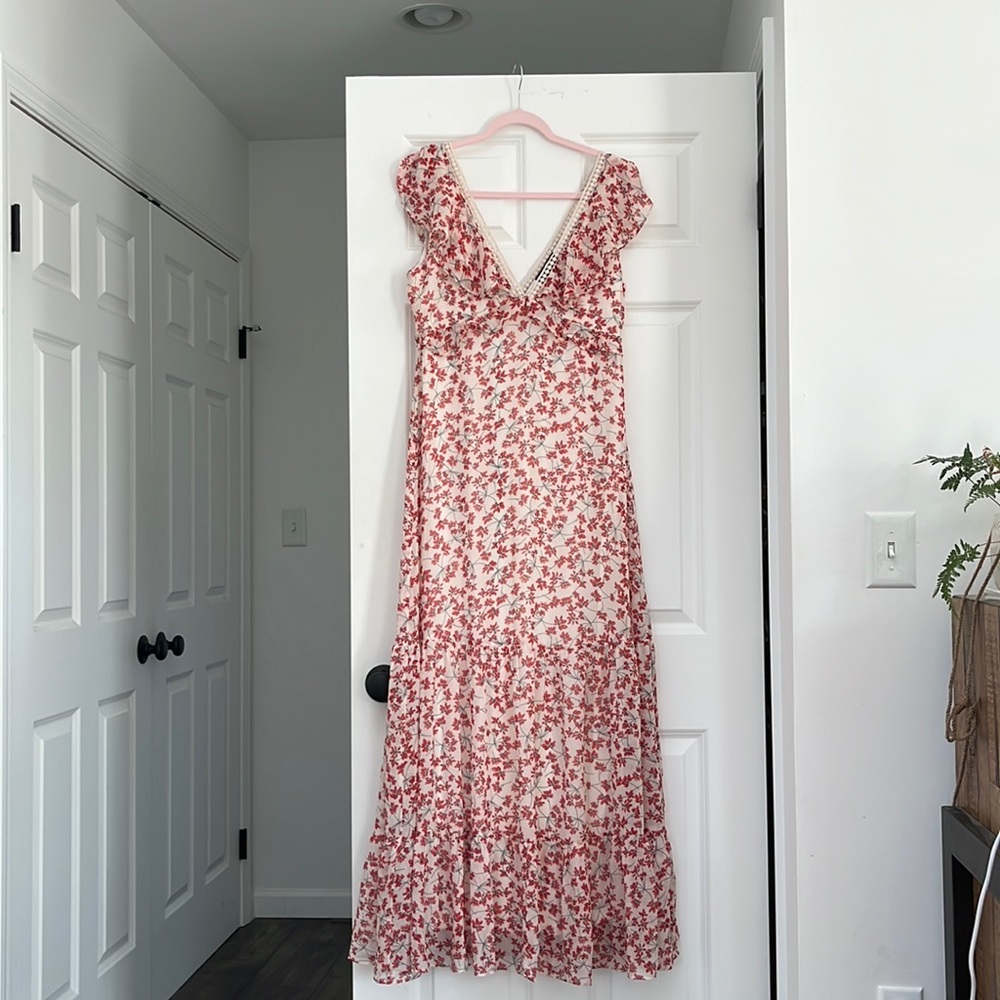 Lulus floral, lined ruffle collar dress